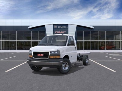 2025 GMC Savana Cutaway 3500 Base