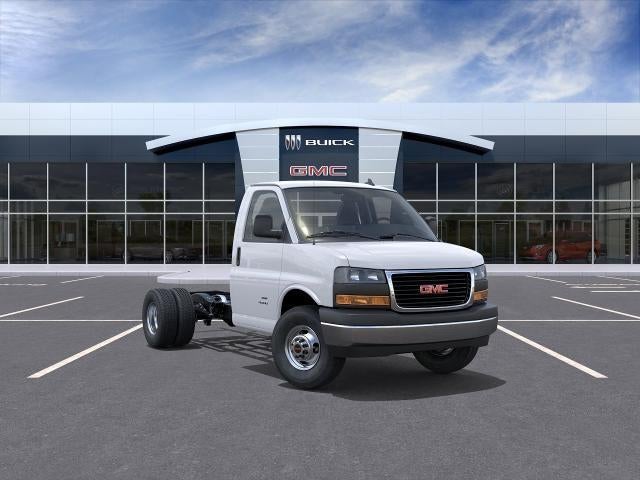 2025 GMC Savana Cutaway 3500 Base