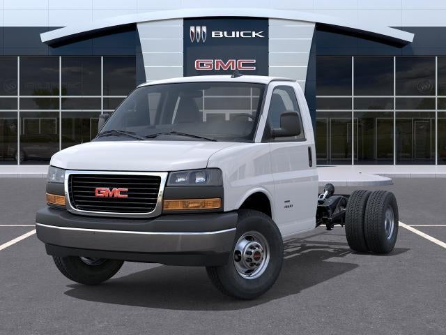 2025 GMC Savana Cutaway 3500 Base