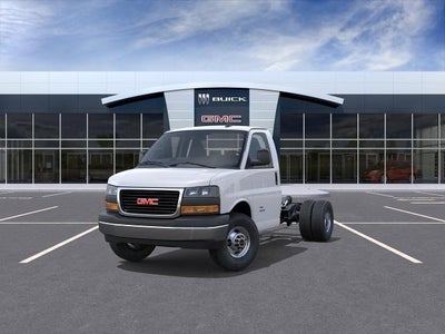 2025 GMC Savana Cutaway 3500 Base