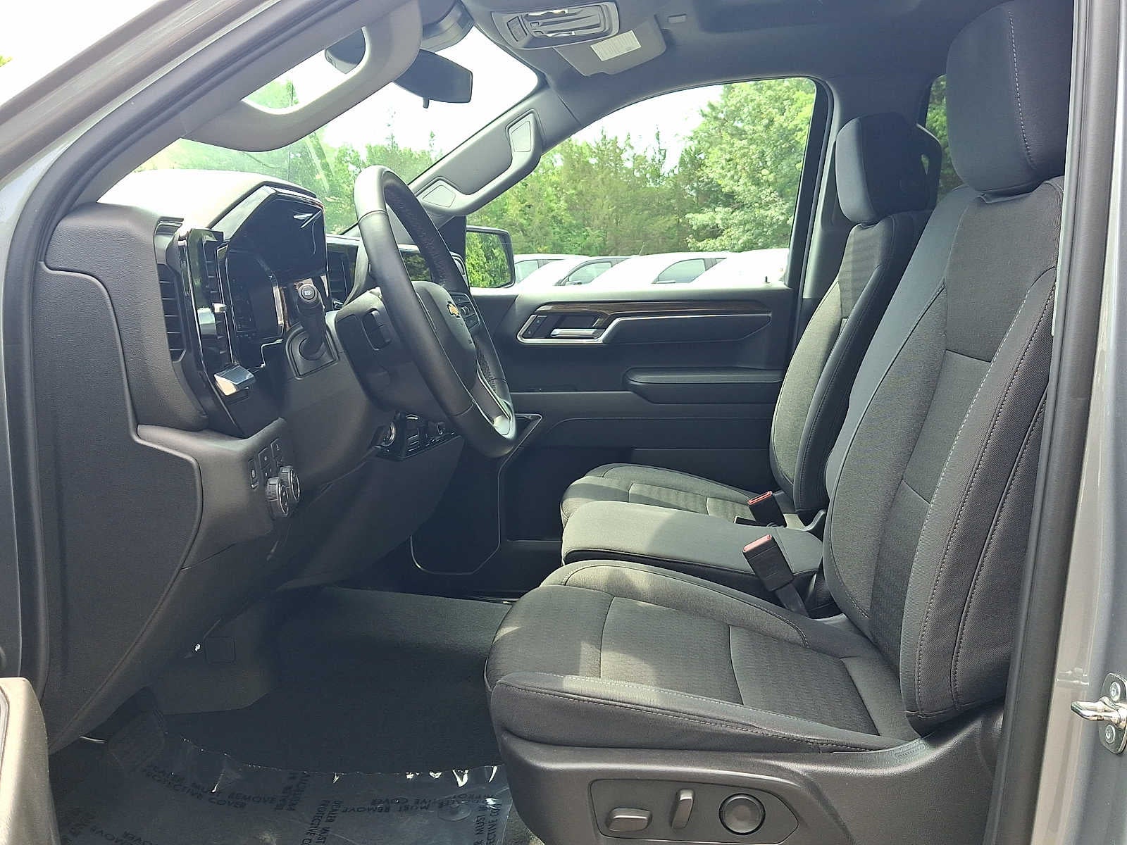 2025 Chevrolet Silverado 1500 LT (2FL)