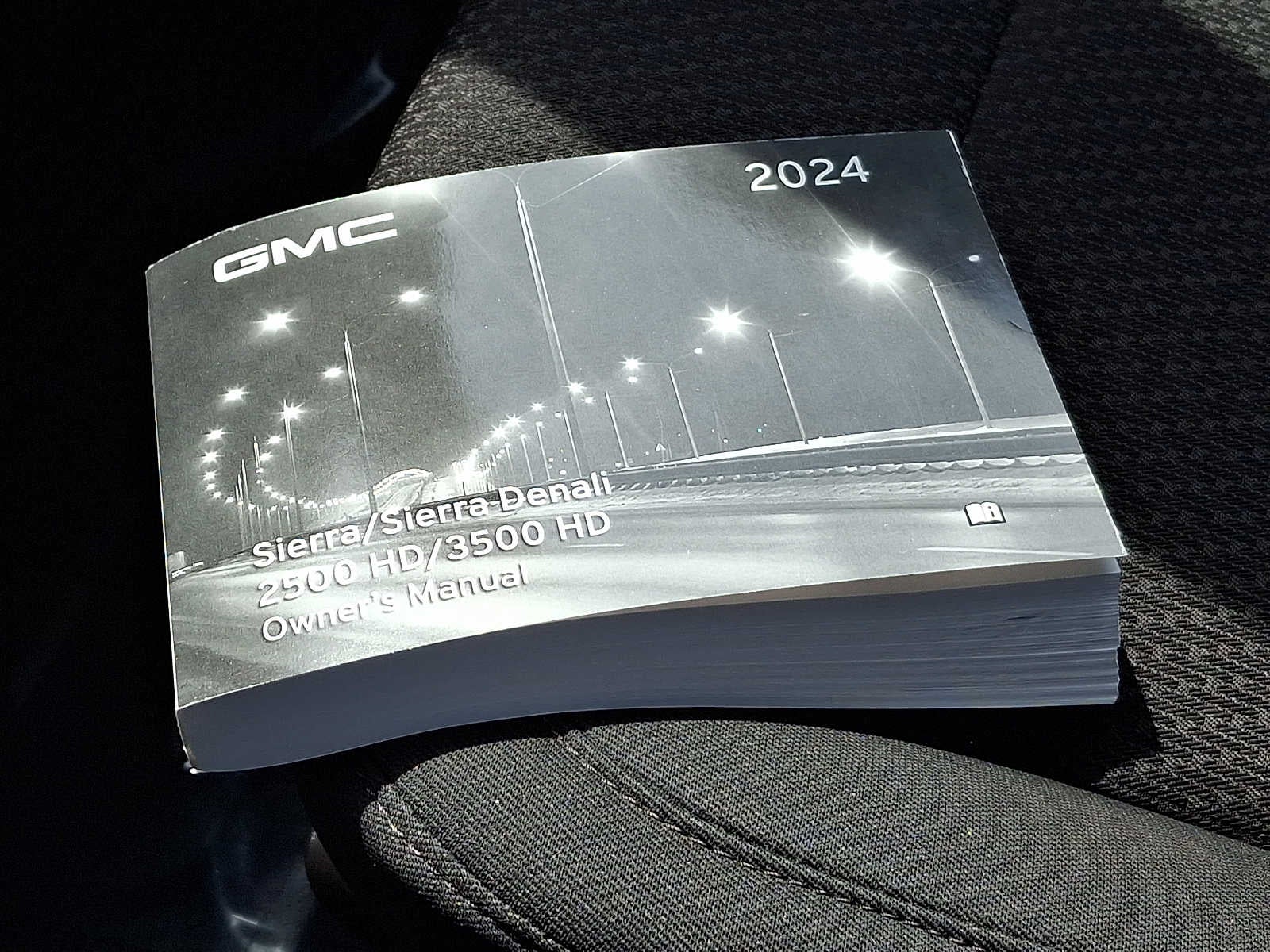 2024 GMC Sierra 3500 HD Chassis Cab Pro