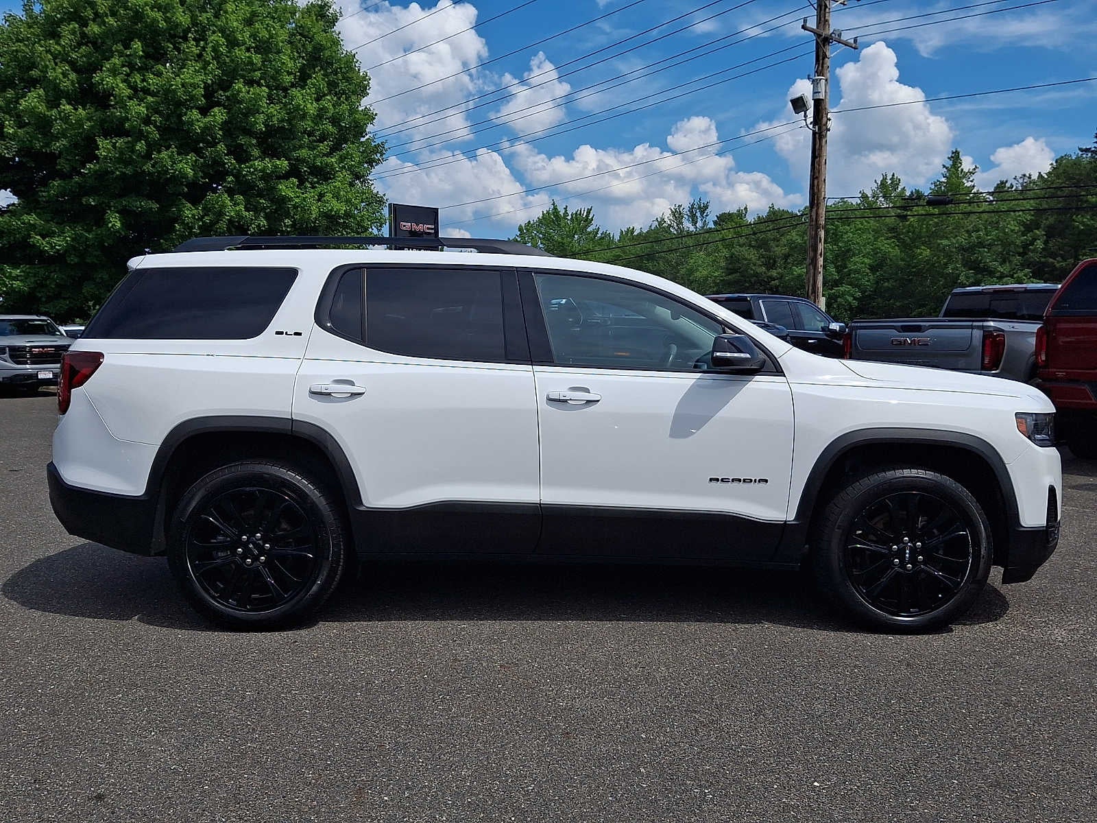 2023 GMC Acadia SLE