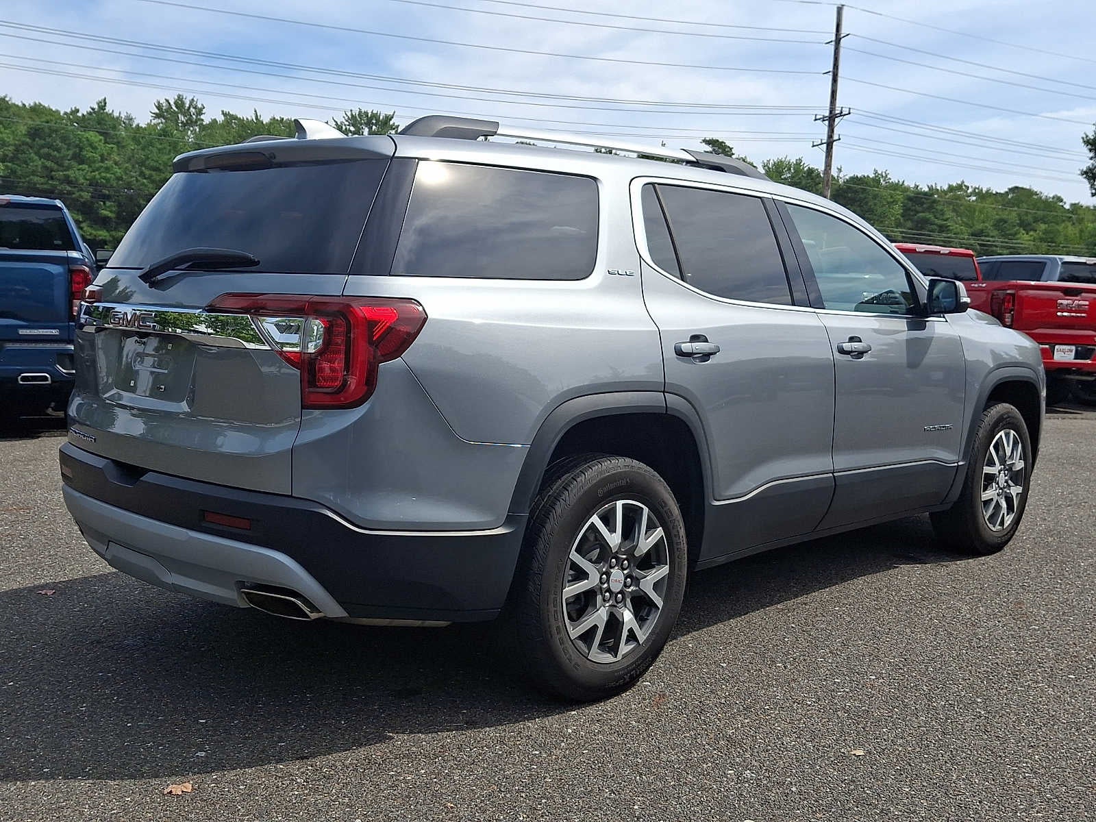 2023 GMC Acadia SLE