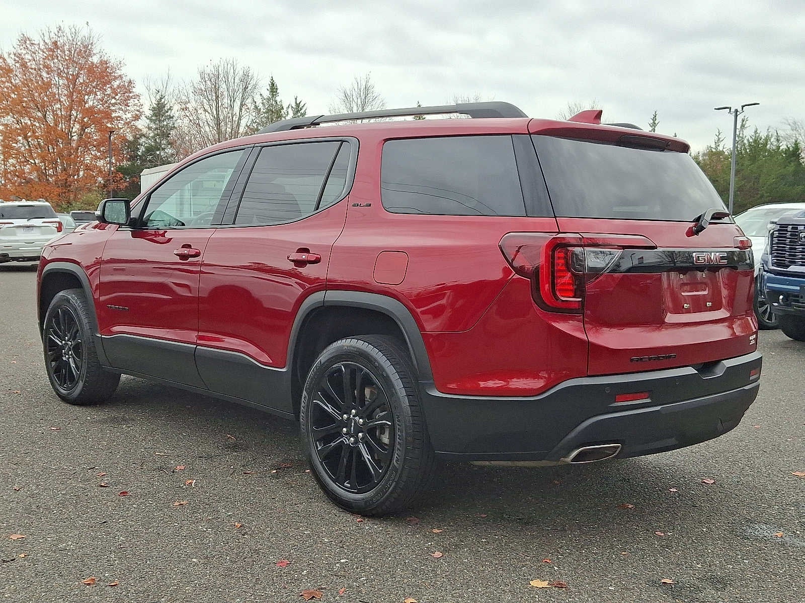 2023 GMC Acadia SLE