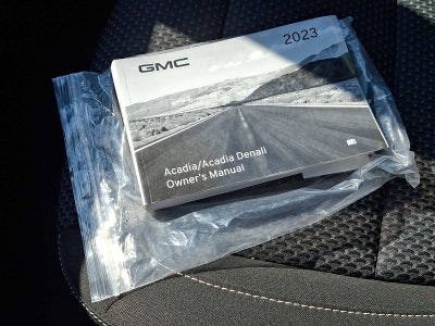 2023 GMC Acadia SLE