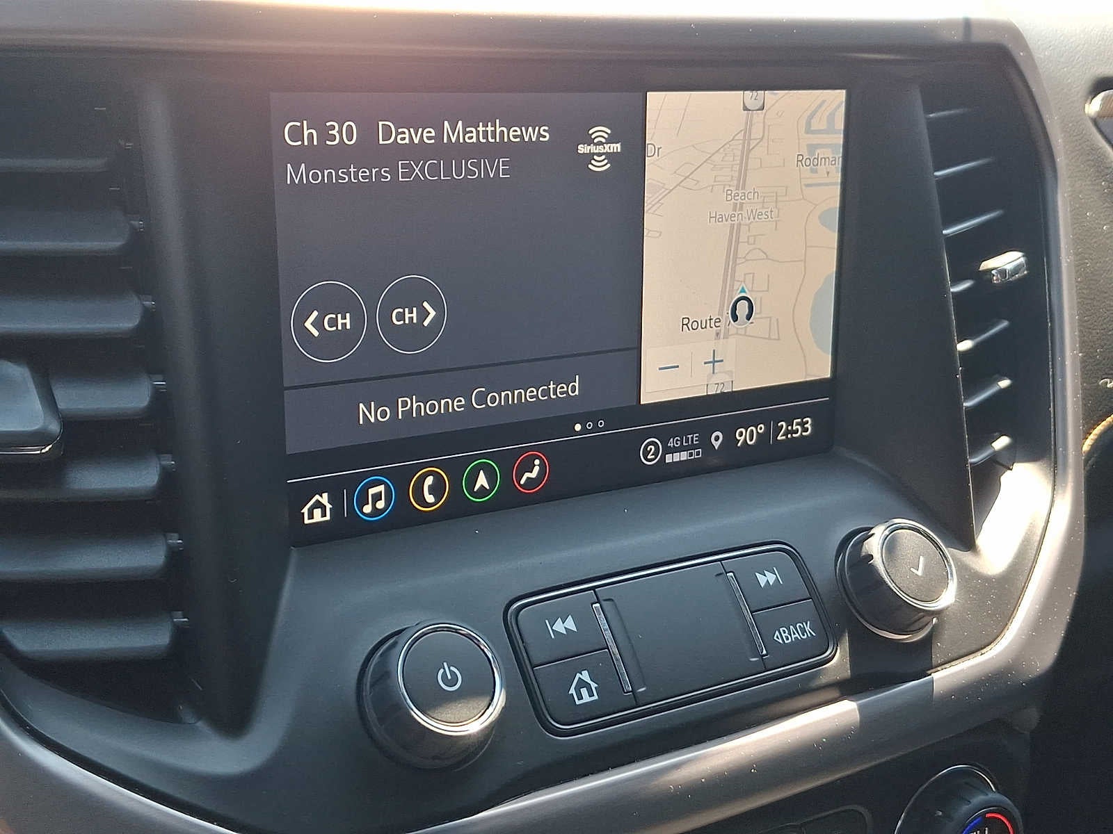 2023 GMC Acadia AT4