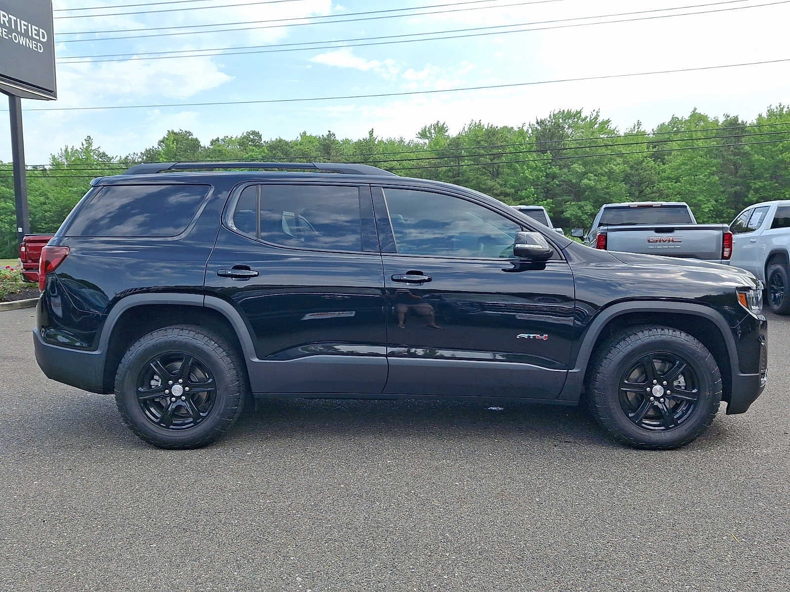2023 GMC Acadia AT4
