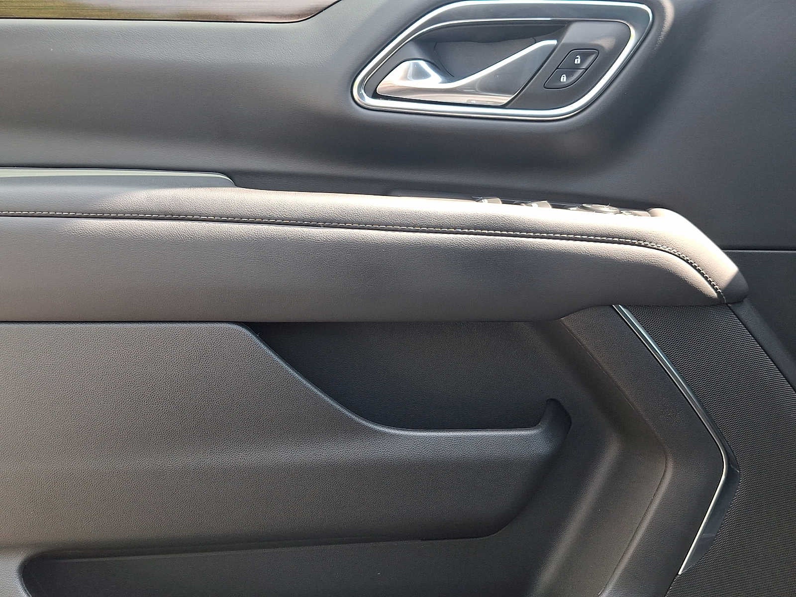 2023 GMC Yukon SLE
