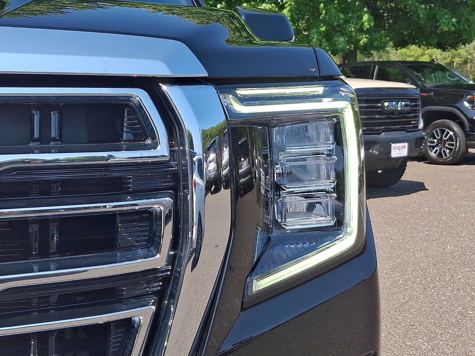 2024 GMC Yukon SLT