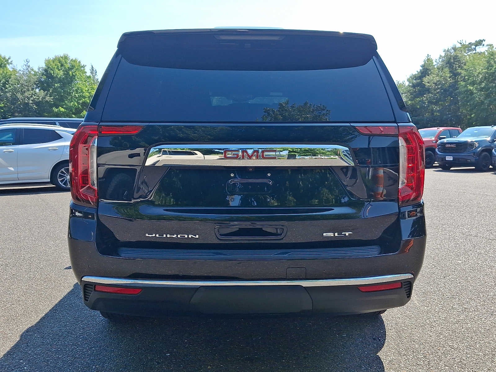 2024 GMC Yukon SLT