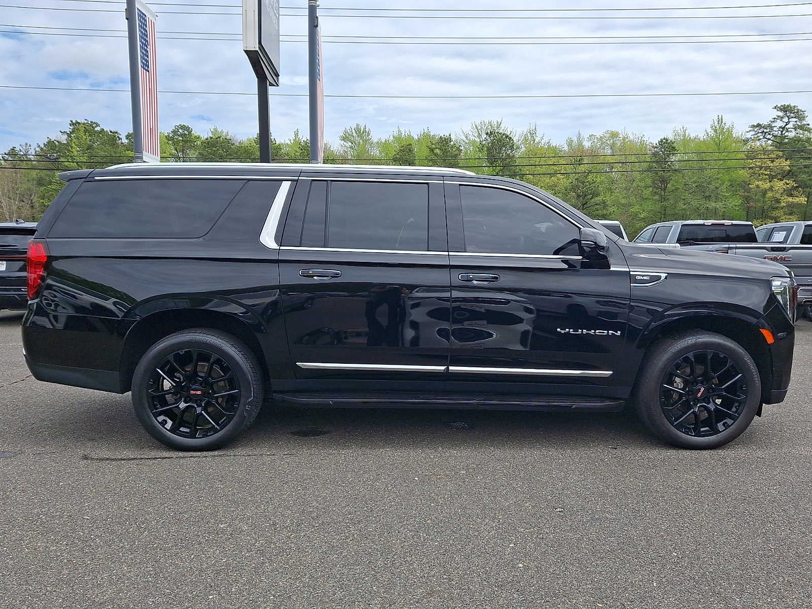 2023 GMC Yukon XL SLT