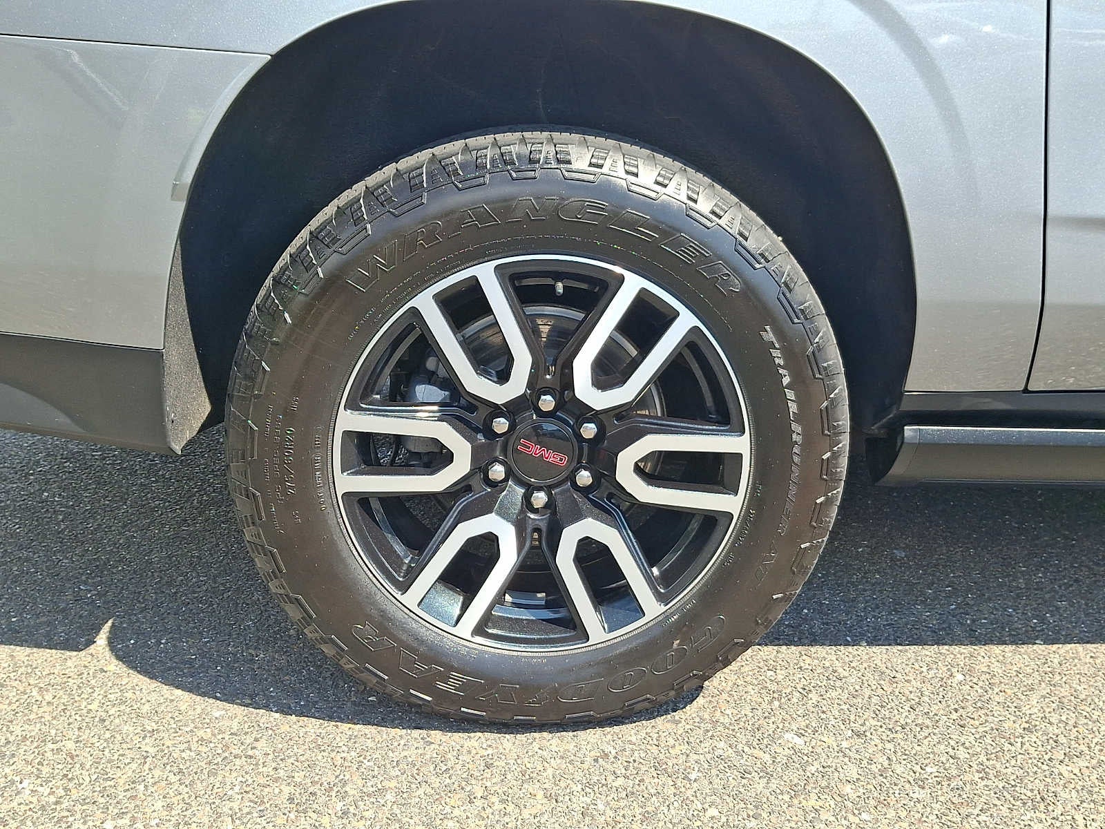 2023 GMC Yukon XL AT4