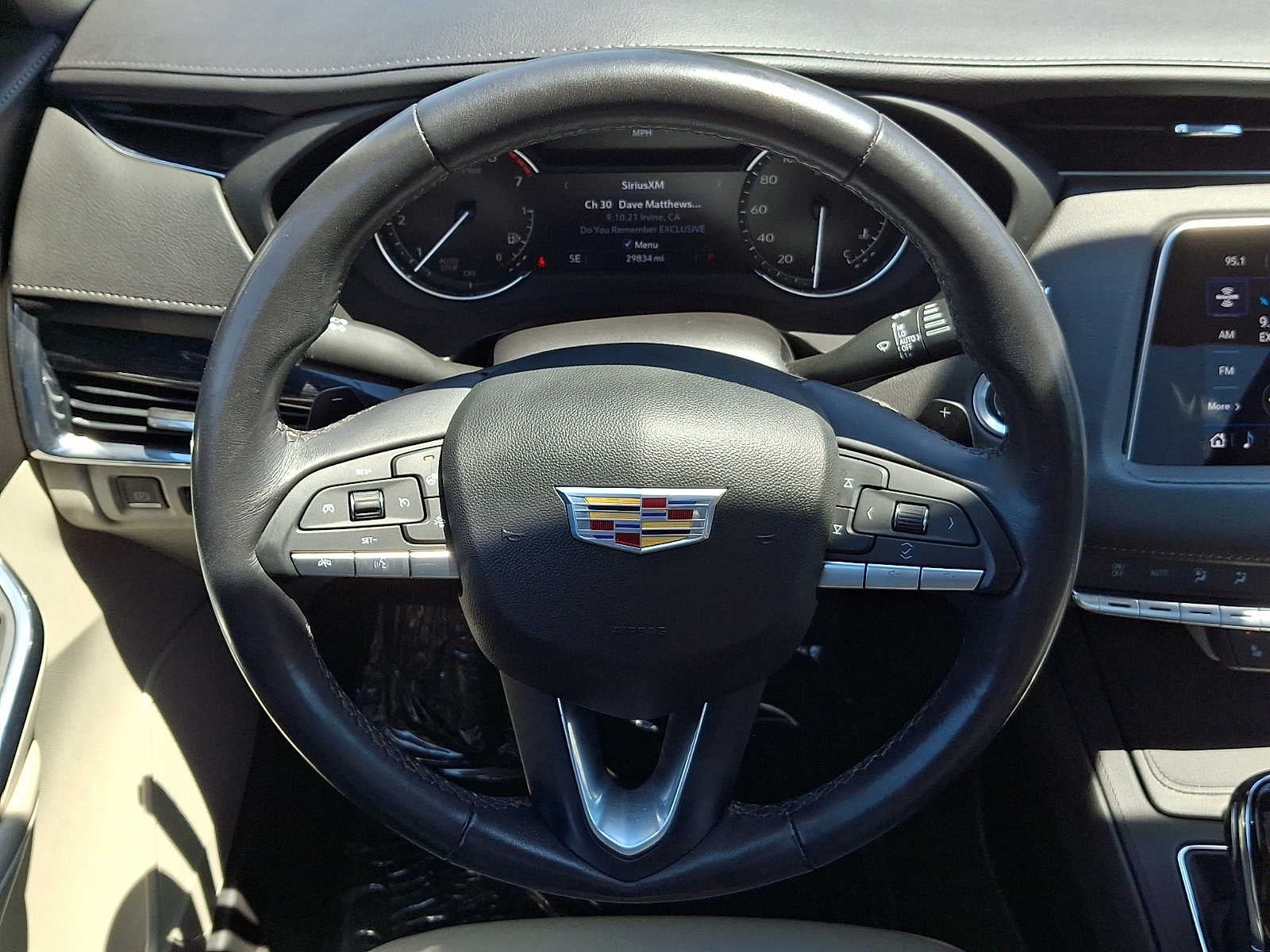 2023 Cadillac XT4 Premium Luxury