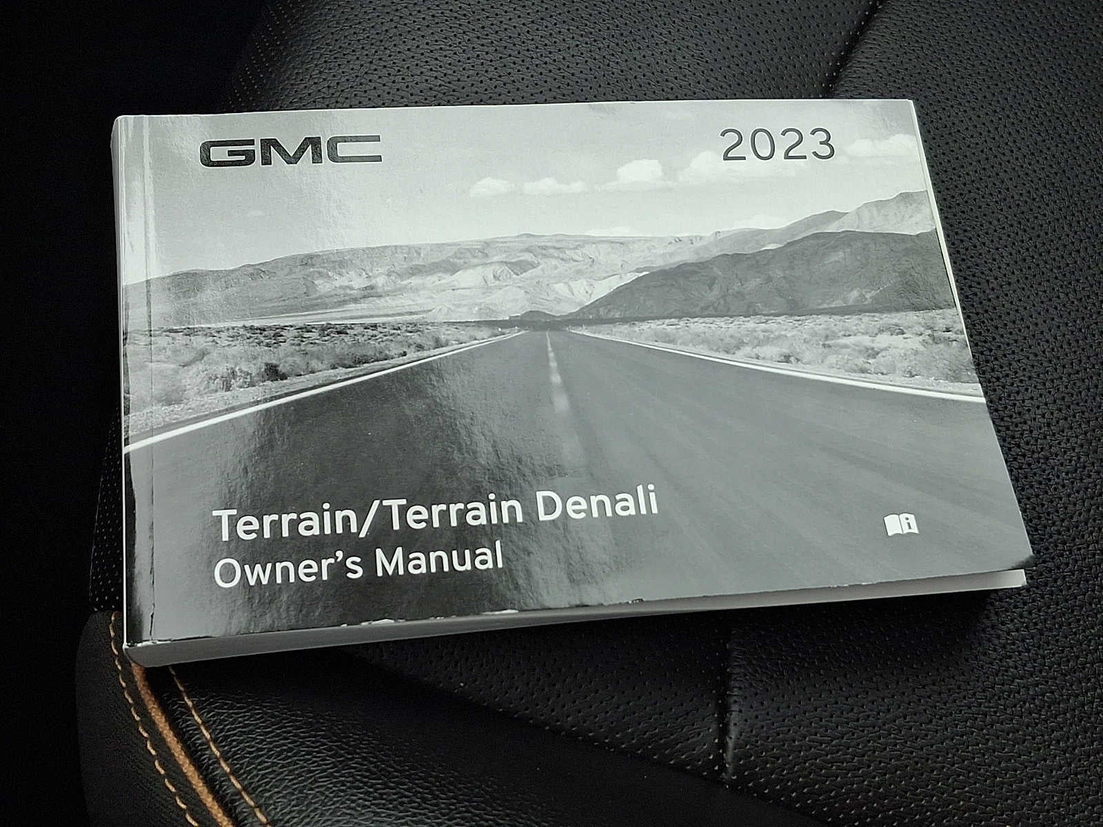 2023 GMC Terrain AT4