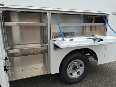 2025 GMC Savana Cutaway 3500 1WT
