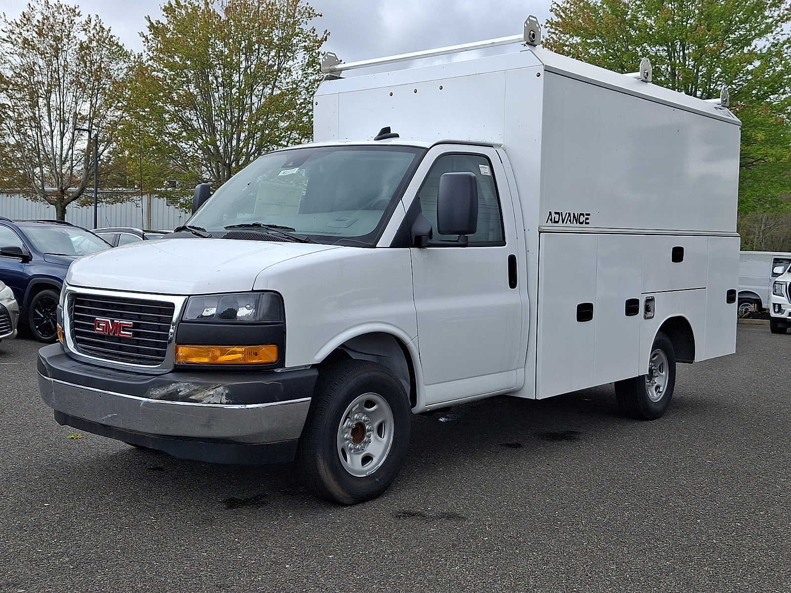 2025 GMC Savana Cutaway 3500 1WT