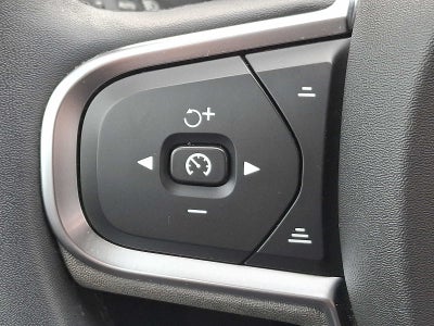 2024 Volvo XC60 Core Dark Theme