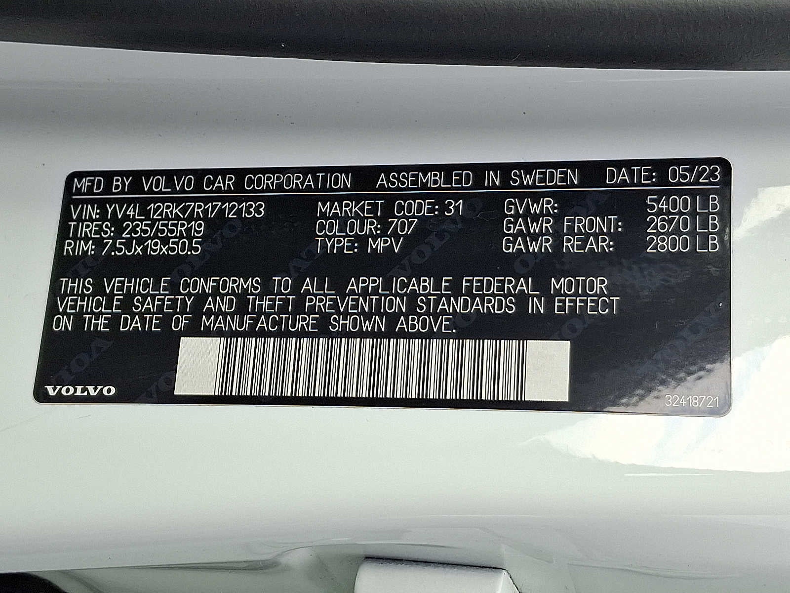 2024 Volvo XC60 Core Dark Theme