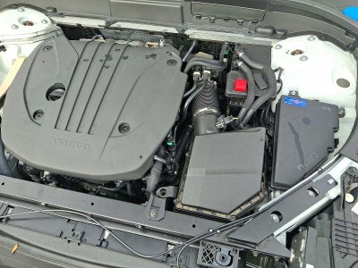 2024 Volvo XC60 Core Dark Theme