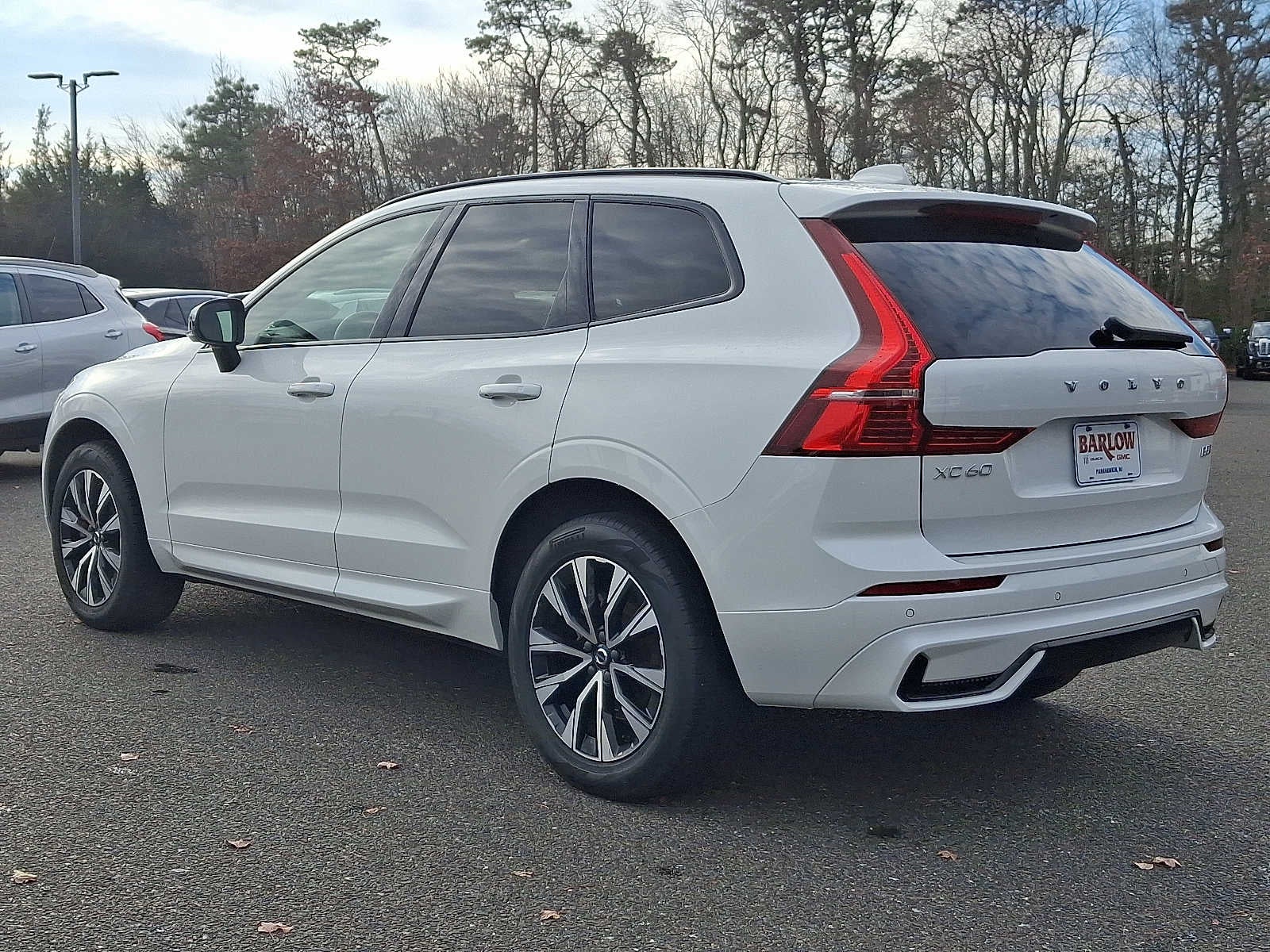 2024 Volvo XC60 Core Dark Theme