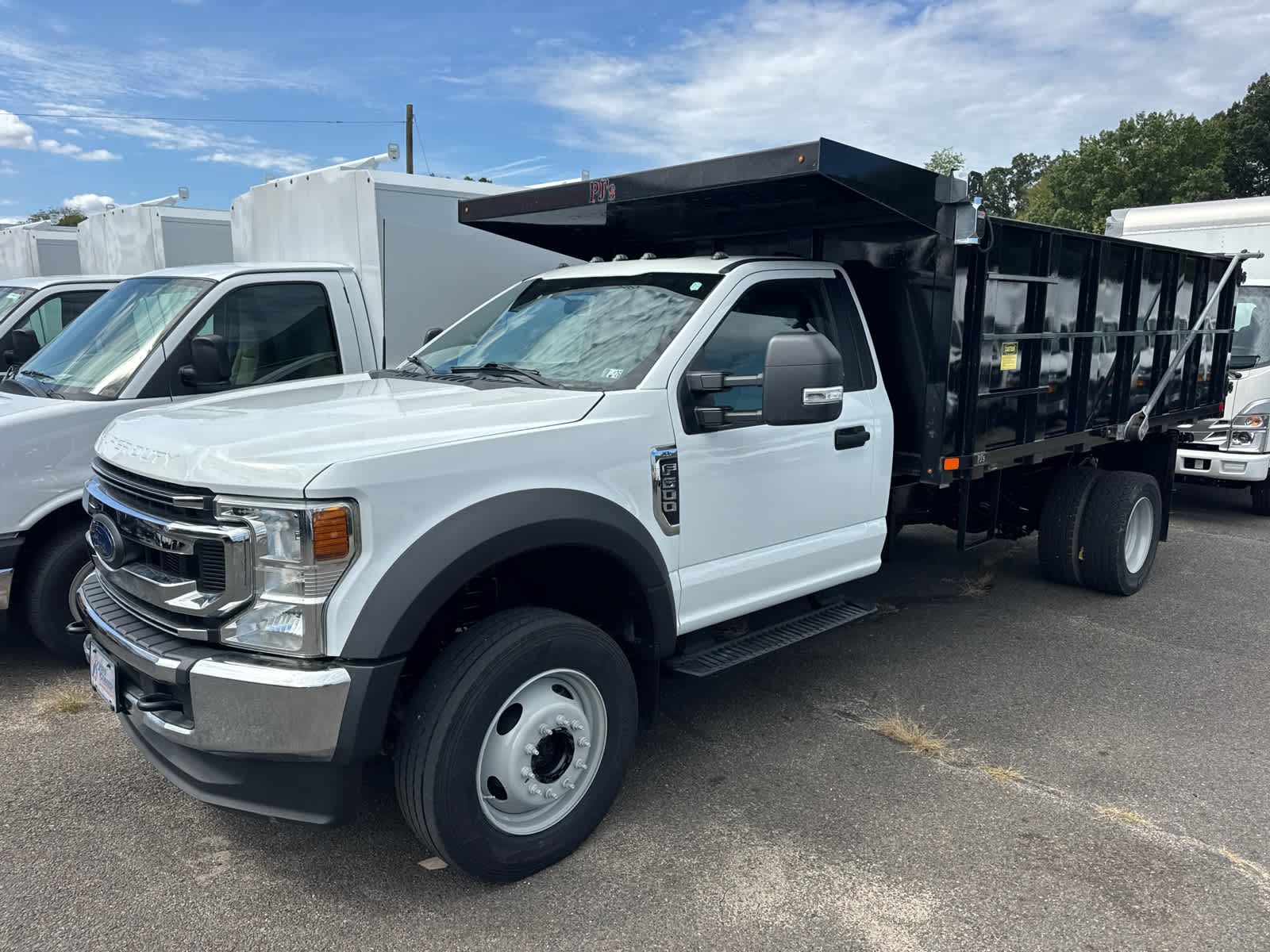 2022 Ford Super Duty F-600 DRW XL