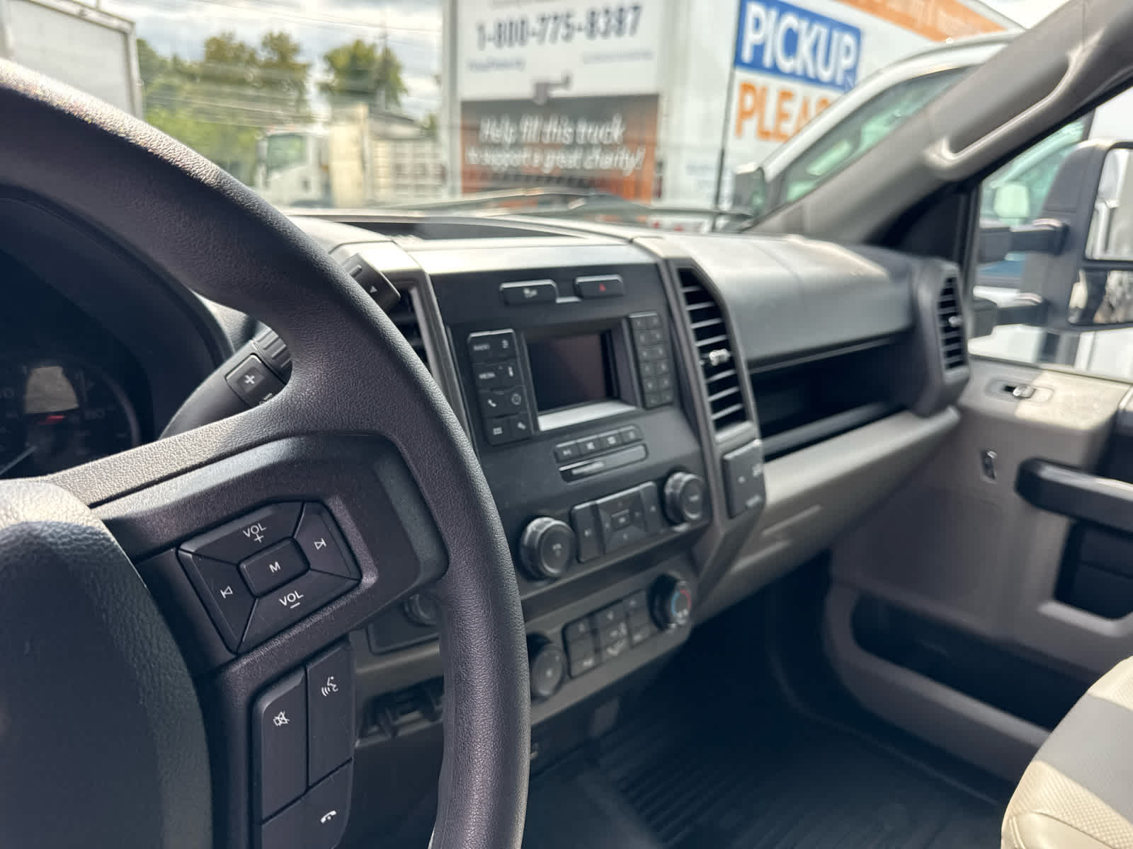 2022 Ford Super Duty F-600 DRW XL