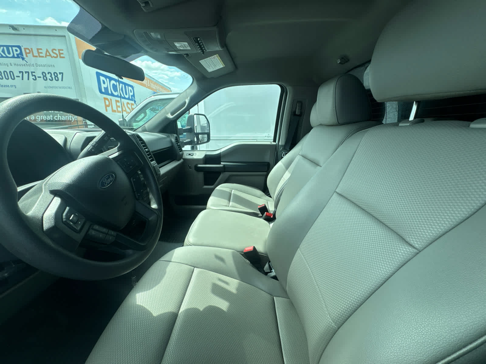 2022 Ford Super Duty F-600 DRW XL