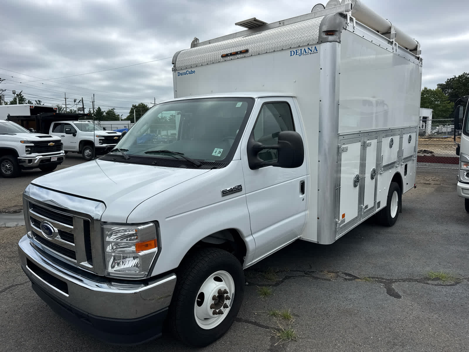 2024 Ford E-Series Cutaway BASE