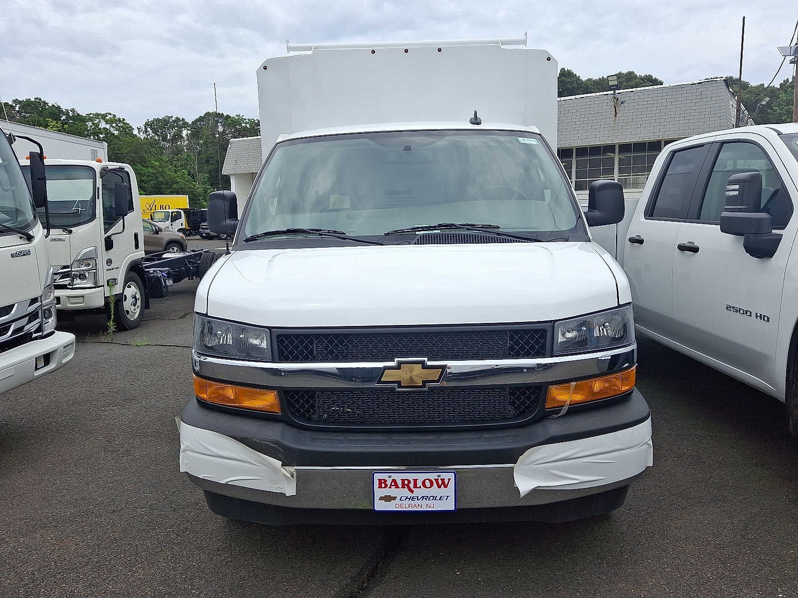 2025 Chevrolet Express Cutaway 3500 1WT