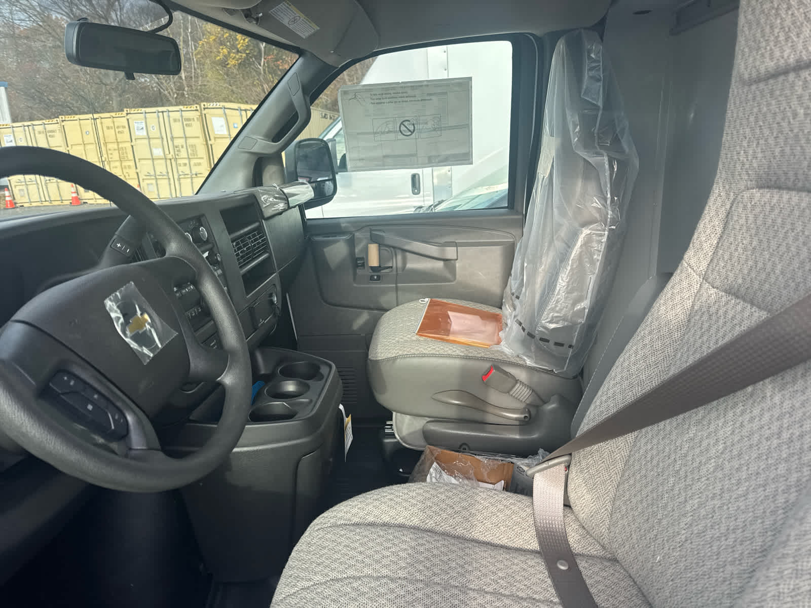 2025 Chevrolet Express Cutaway 3500 1WT