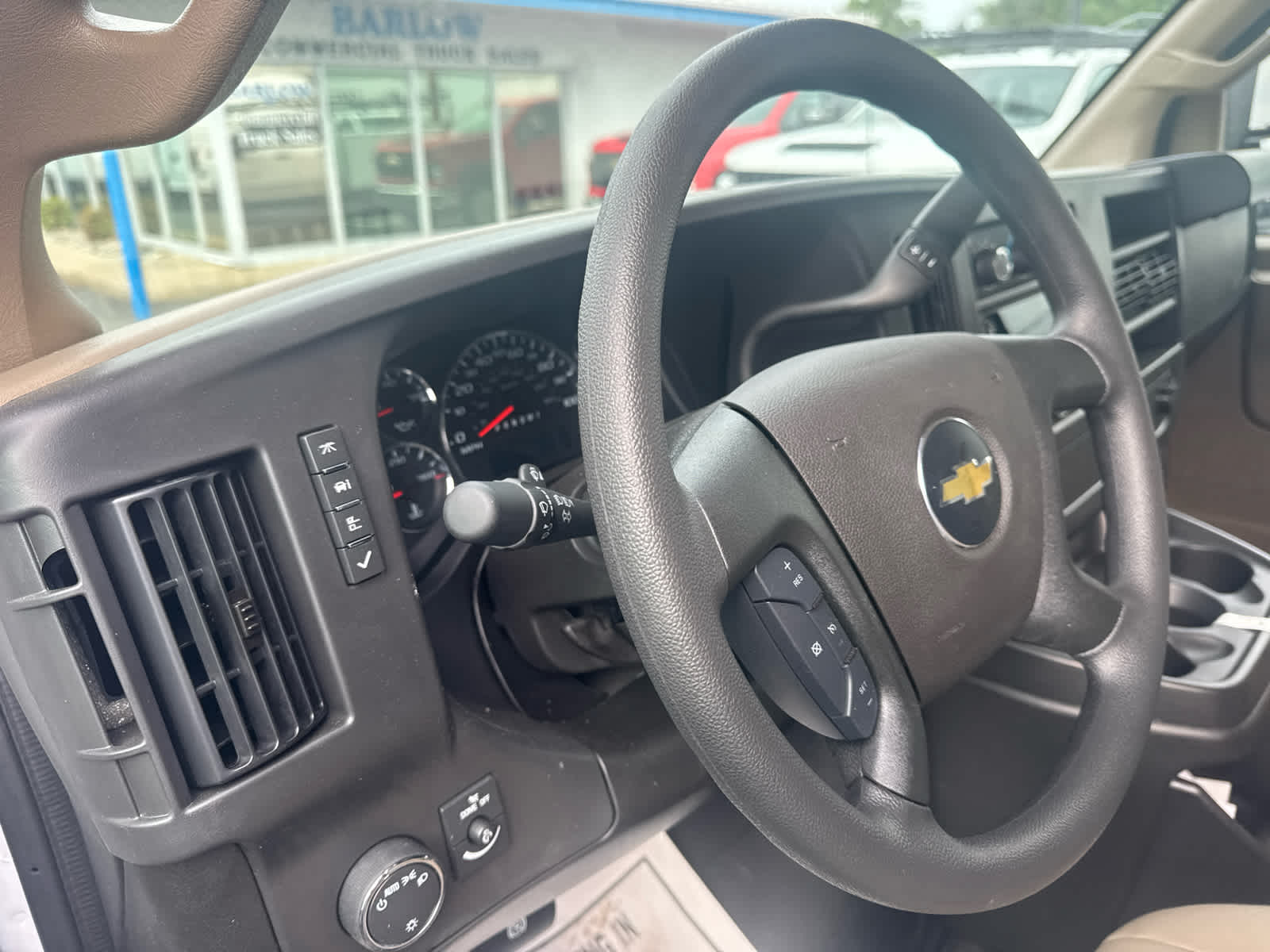 2026 Chevrolet Express Cutaway 3500 1WT