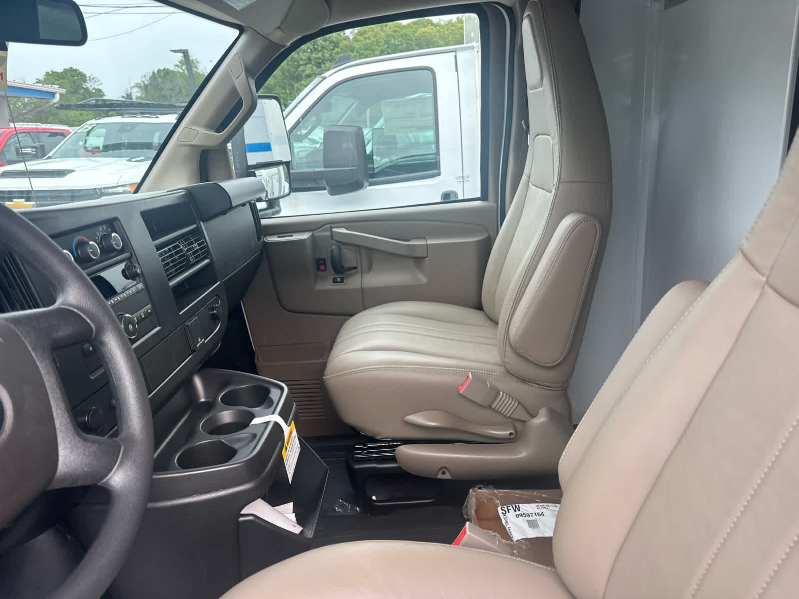 2026 Chevrolet Express Cutaway 3500 1WT