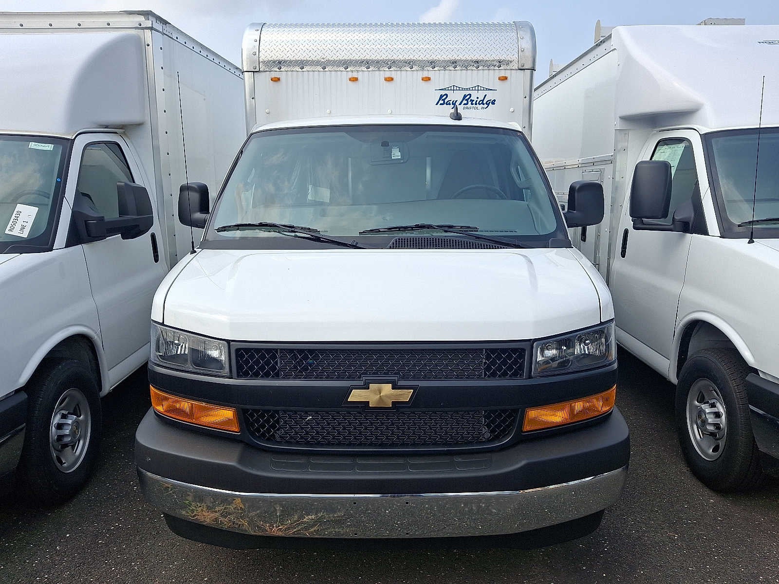 2025 Chevrolet Express Cutaway 3500 1WT