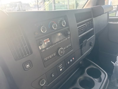 2025 Chevrolet Express Cutaway 3500 1WT