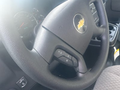 2025 Chevrolet Express Cutaway 3500 1WT