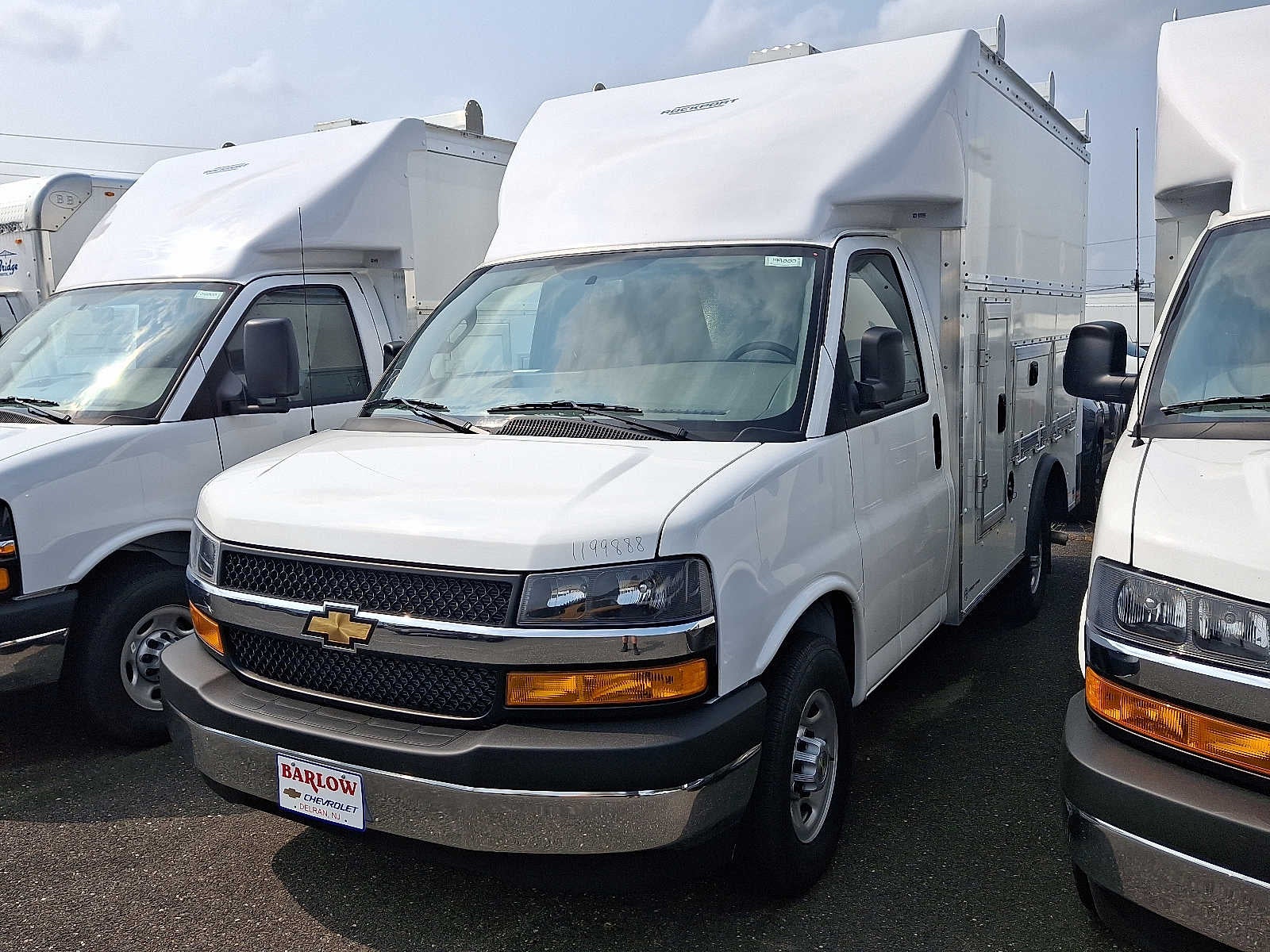 2025 Chevrolet Express Cutaway 3500 1WT