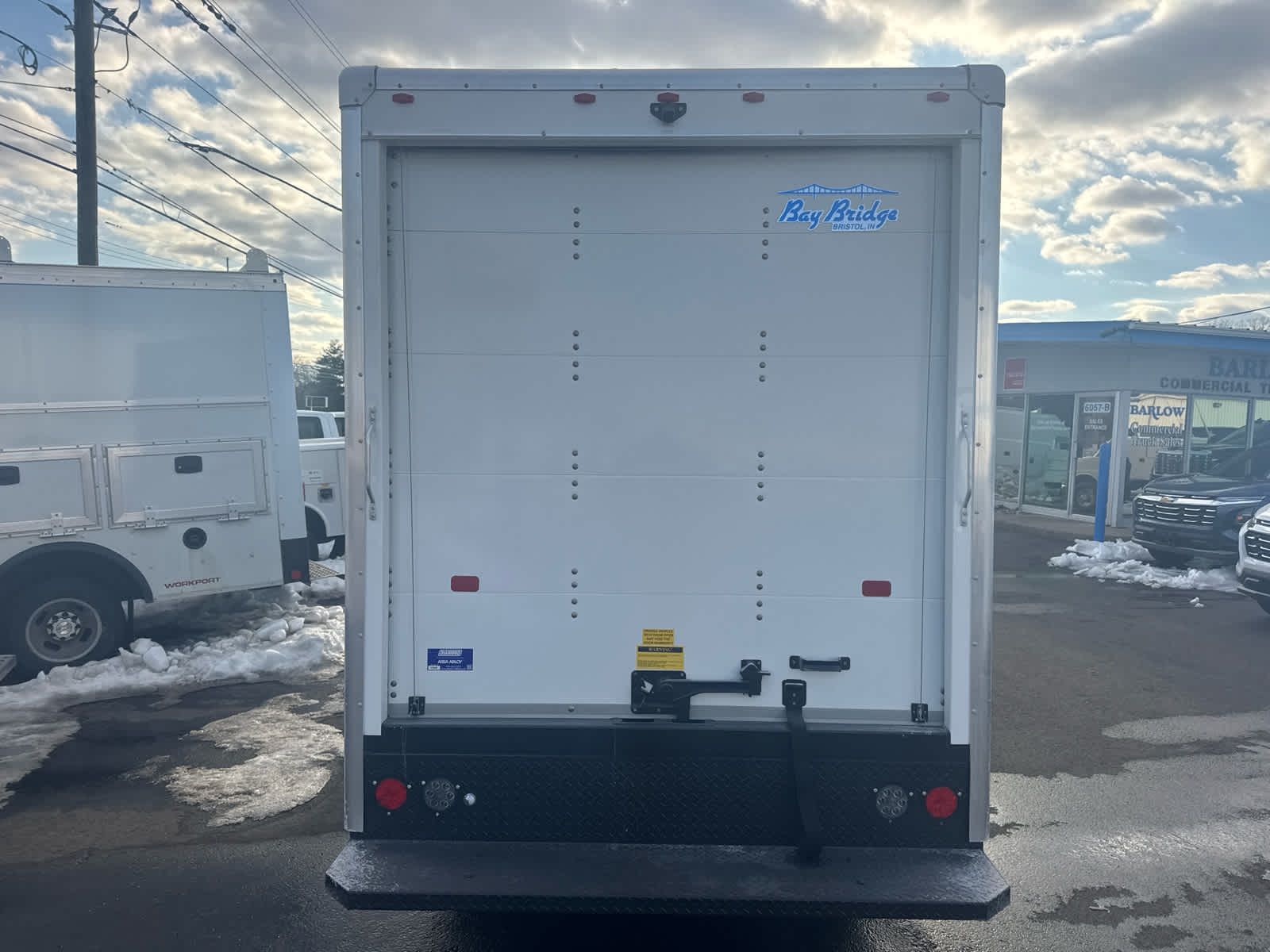 2025 Chevrolet Express Cutaway 3500 1WT