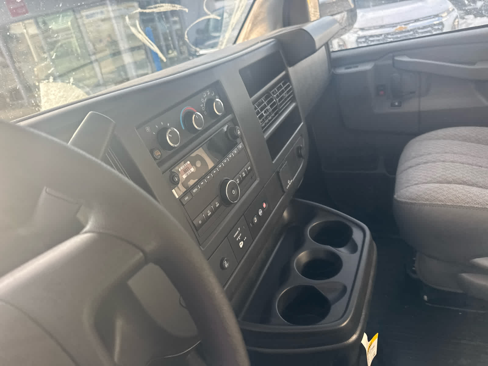 2025 Chevrolet Express Cutaway 3500 1WT