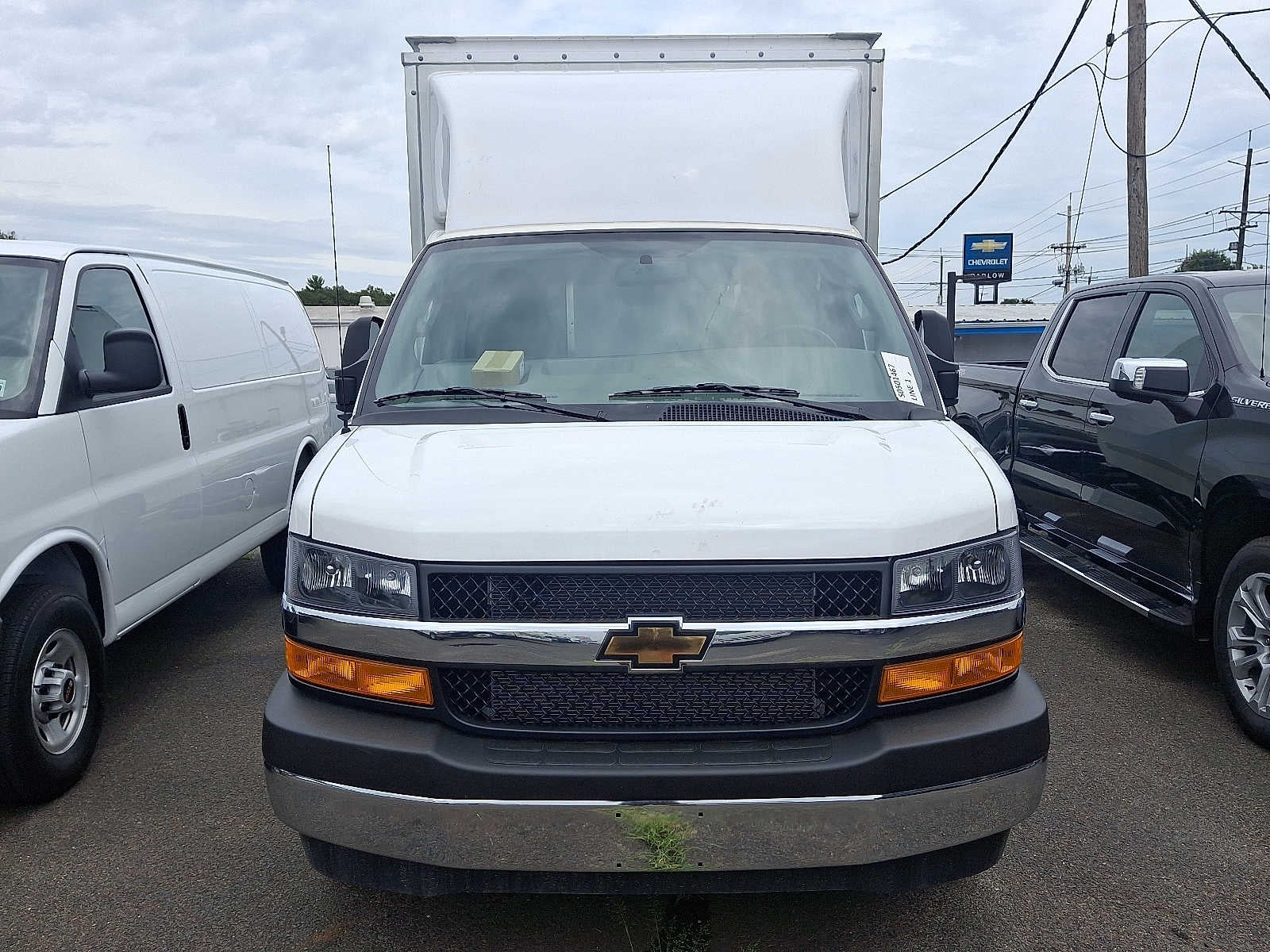 2025 Chevrolet Express Cutaway 3500 1WT