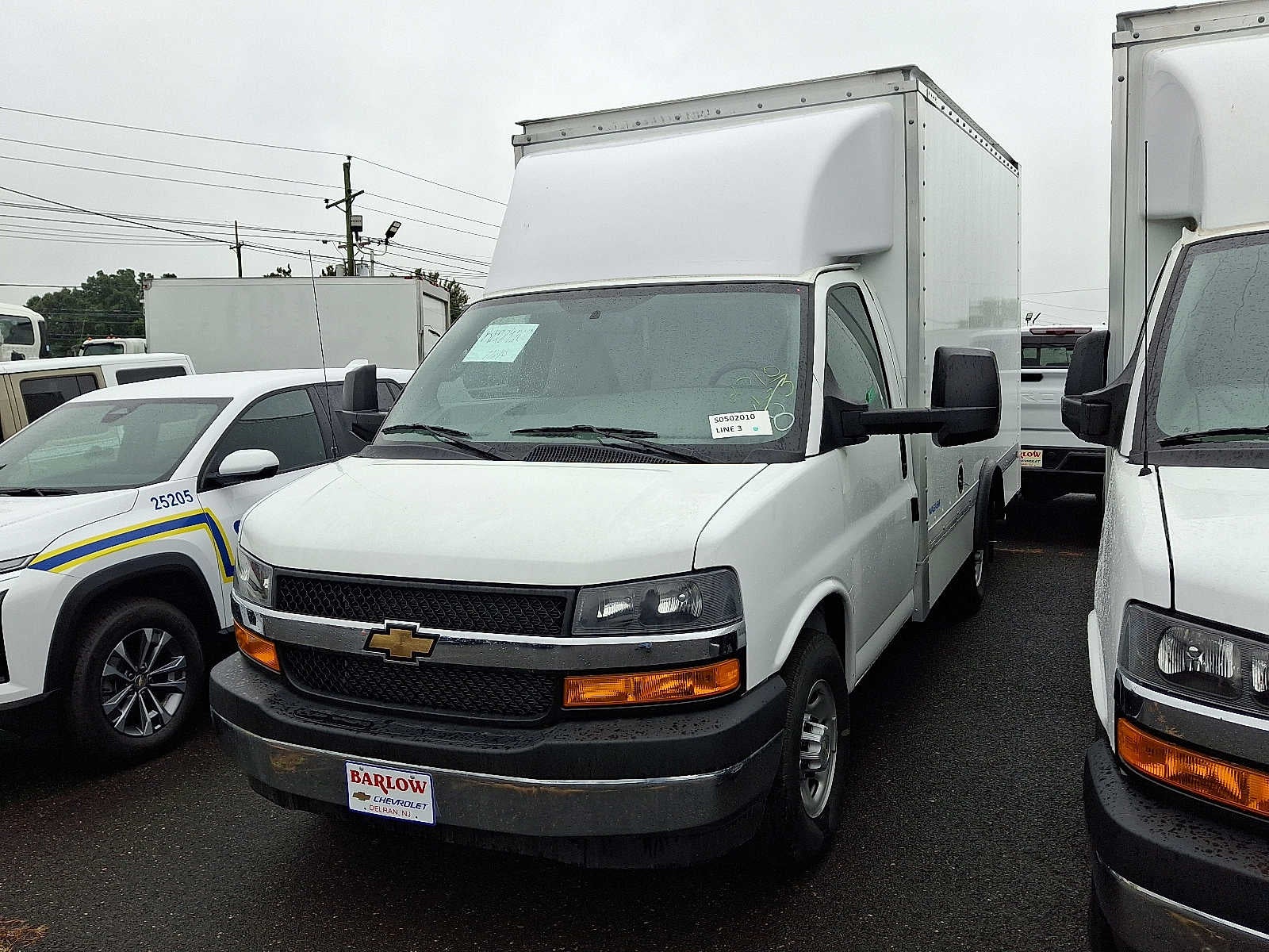 2024 Chevrolet Express Cutaway 3500 1WT