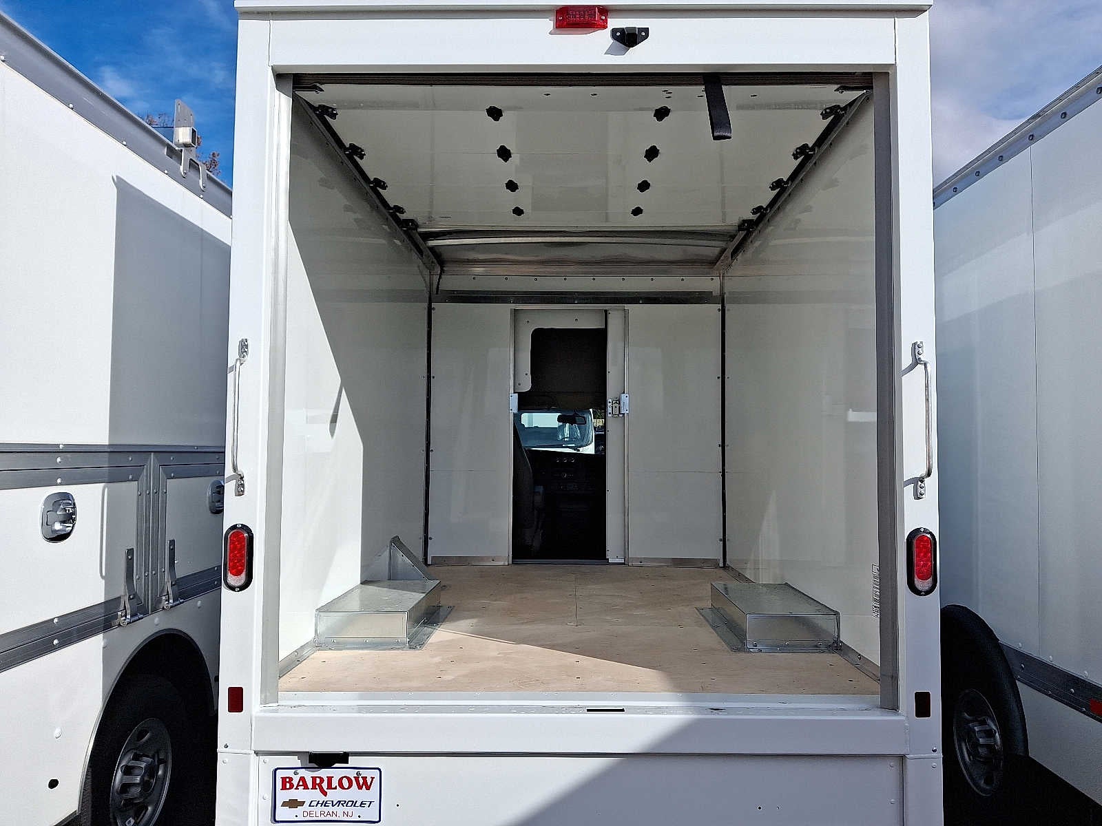 2024 Chevrolet Express Cutaway 3500 1WT