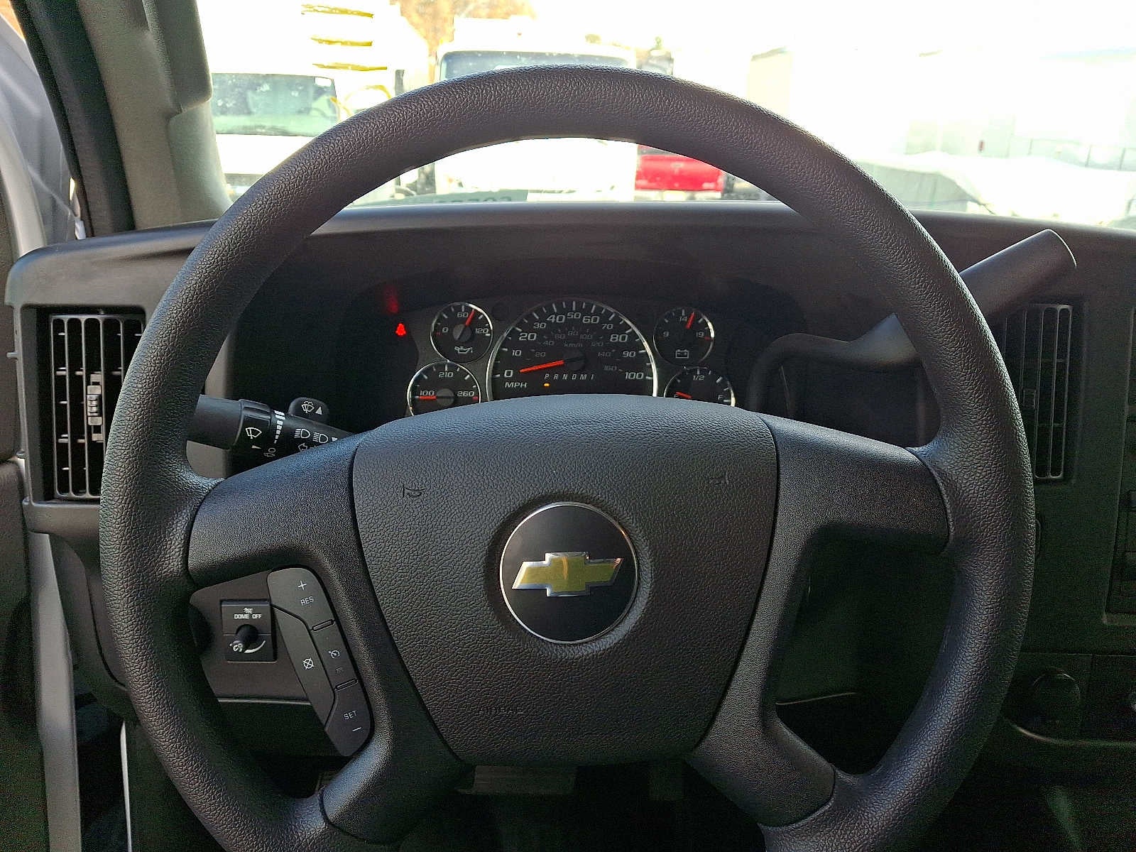 2024 Chevrolet Express Cutaway 3500 1WT