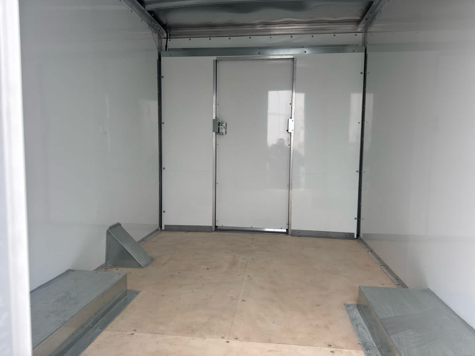 2024 Chevrolet Express Cutaway 3500 1WT