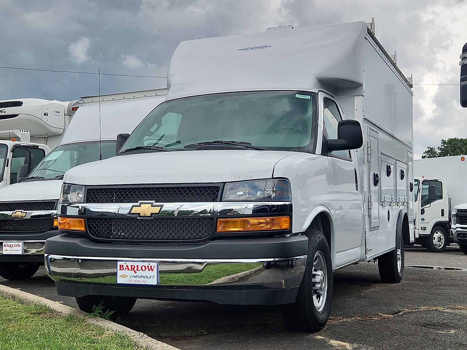 2026 Chevrolet Express Cutaway 3500 1WT