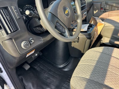 2026 Chevrolet Express Cutaway 3500 1WT