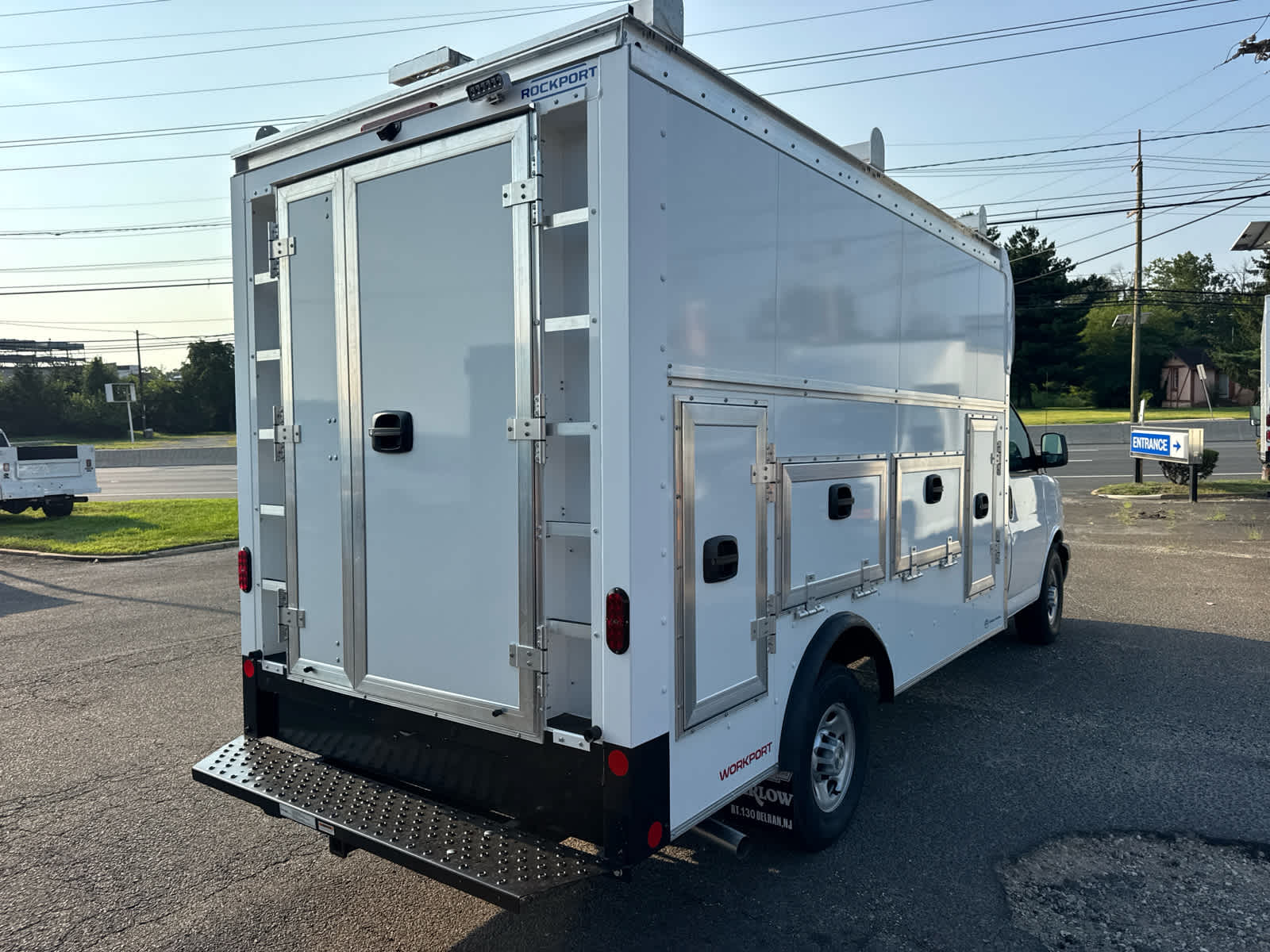 2026 Chevrolet Express Cutaway 3500 1WT