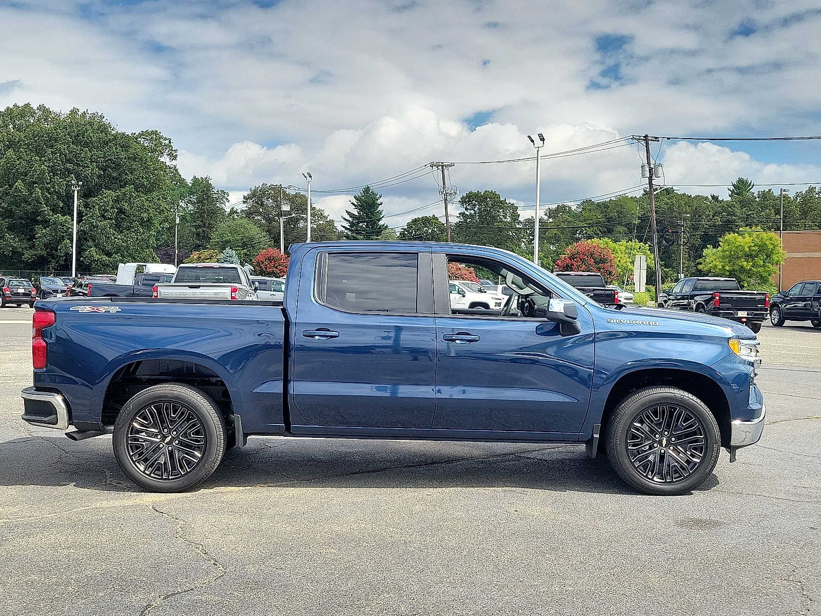 2023 Chevrolet Silverado 1500 LT
