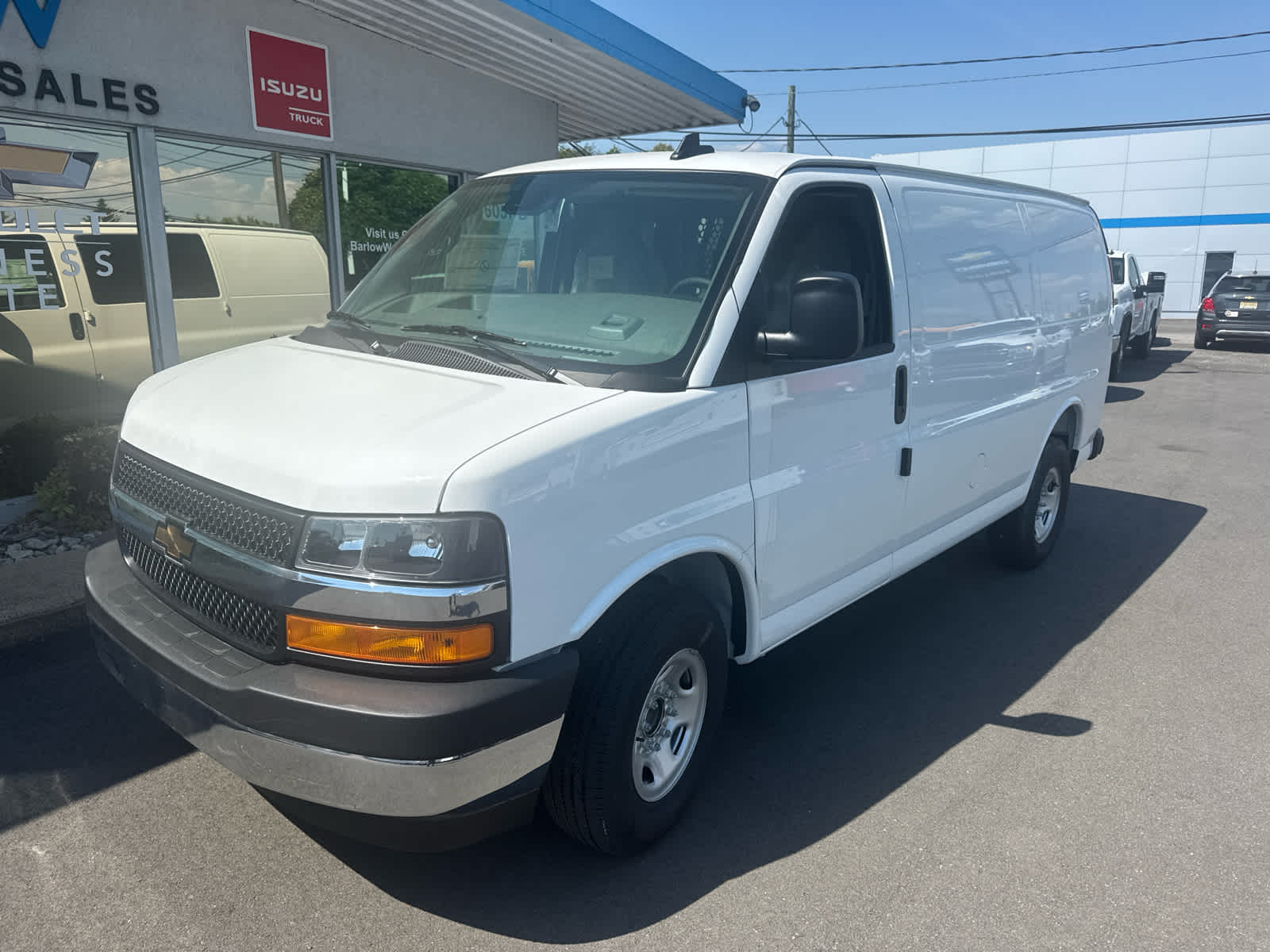 2025 Chevrolet Express Cargo WT