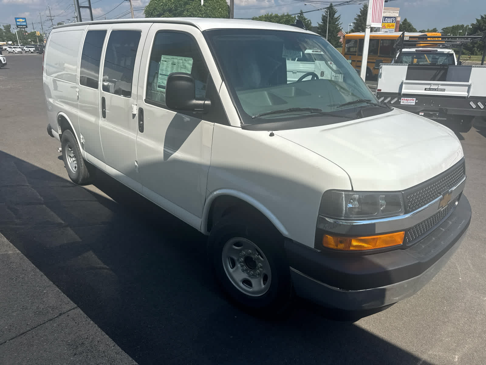 2025 Chevrolet Express Cargo WT